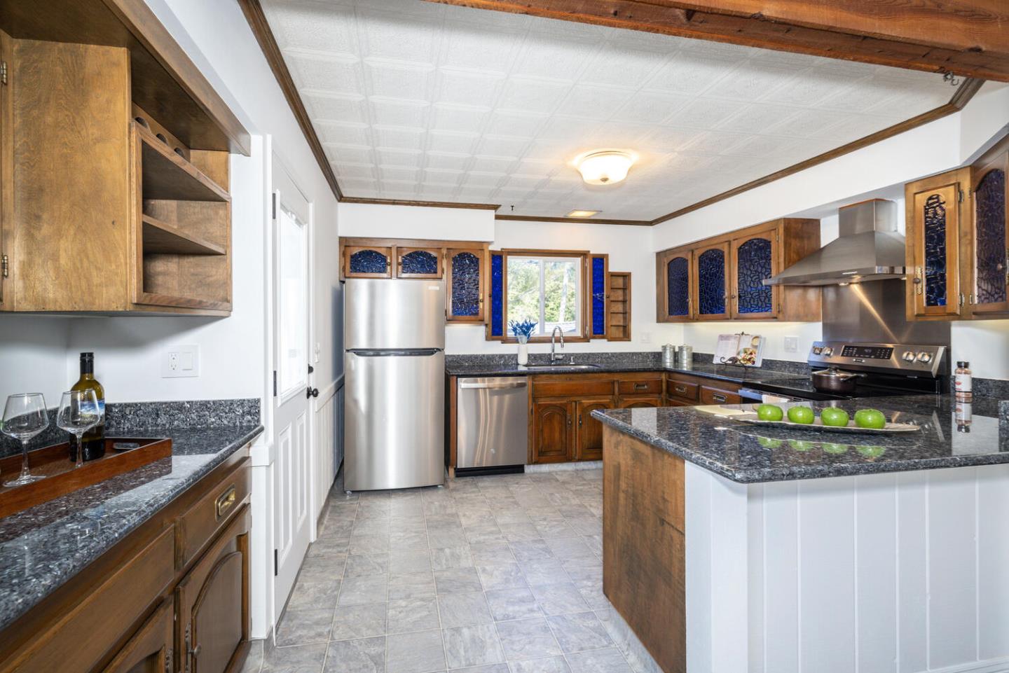 Detail Gallery Image 14 of 55 For 2511 Carmel Dr, San Bruno,  CA 94066 - 3 Beds | 2/1 Baths