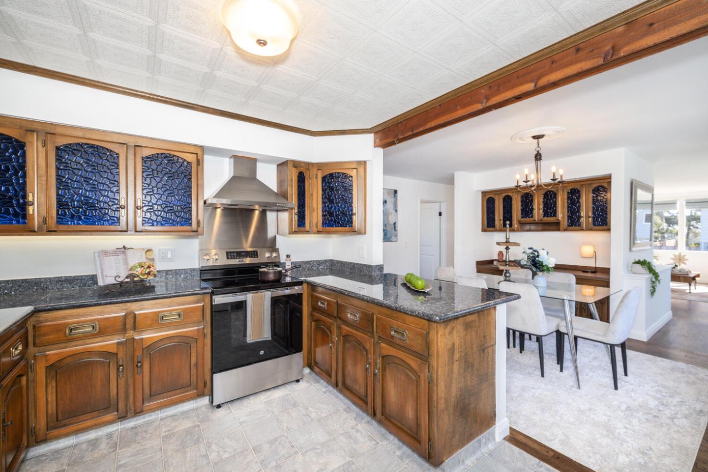 Detail Gallery Image 17 of 55 For 2511 Carmel Dr, San Bruno,  CA 94066 - 3 Beds | 2/1 Baths
