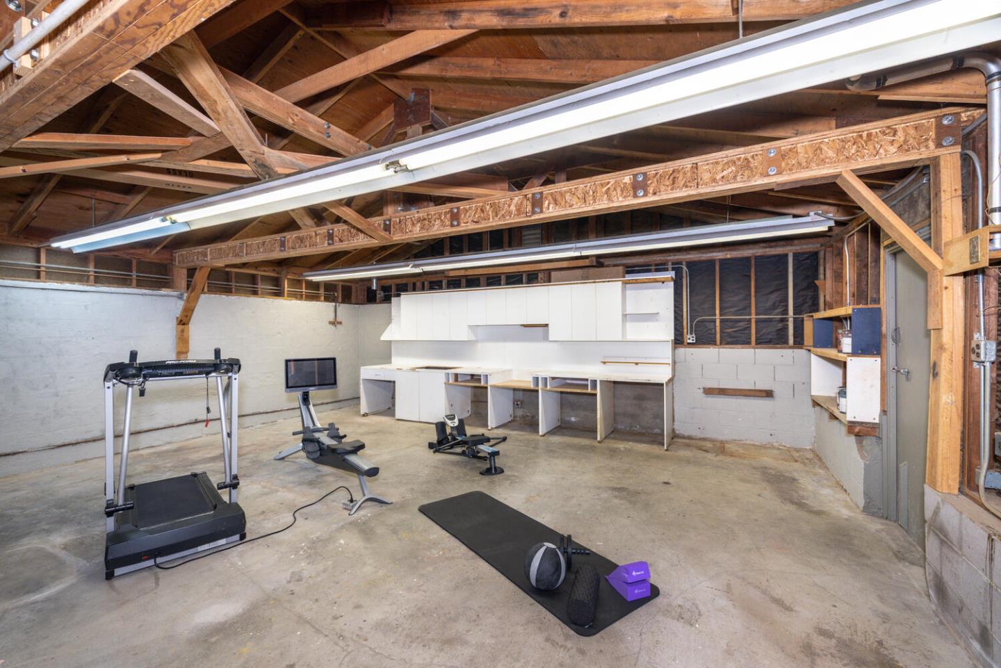 Detail Gallery Image 38 of 55 For 2511 Carmel Dr, San Bruno,  CA 94066 - 3 Beds | 2/1 Baths