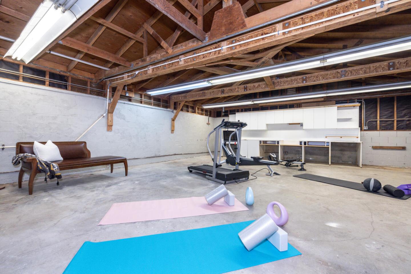 Detail Gallery Image 39 of 55 For 2511 Carmel Dr, San Bruno,  CA 94066 - 3 Beds | 2/1 Baths