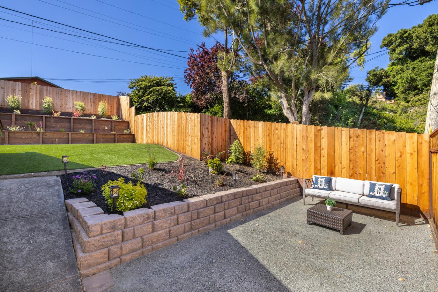 Detail Gallery Image 43 of 55 For 2511 Carmel Dr, San Bruno,  CA 94066 - 3 Beds | 2/1 Baths