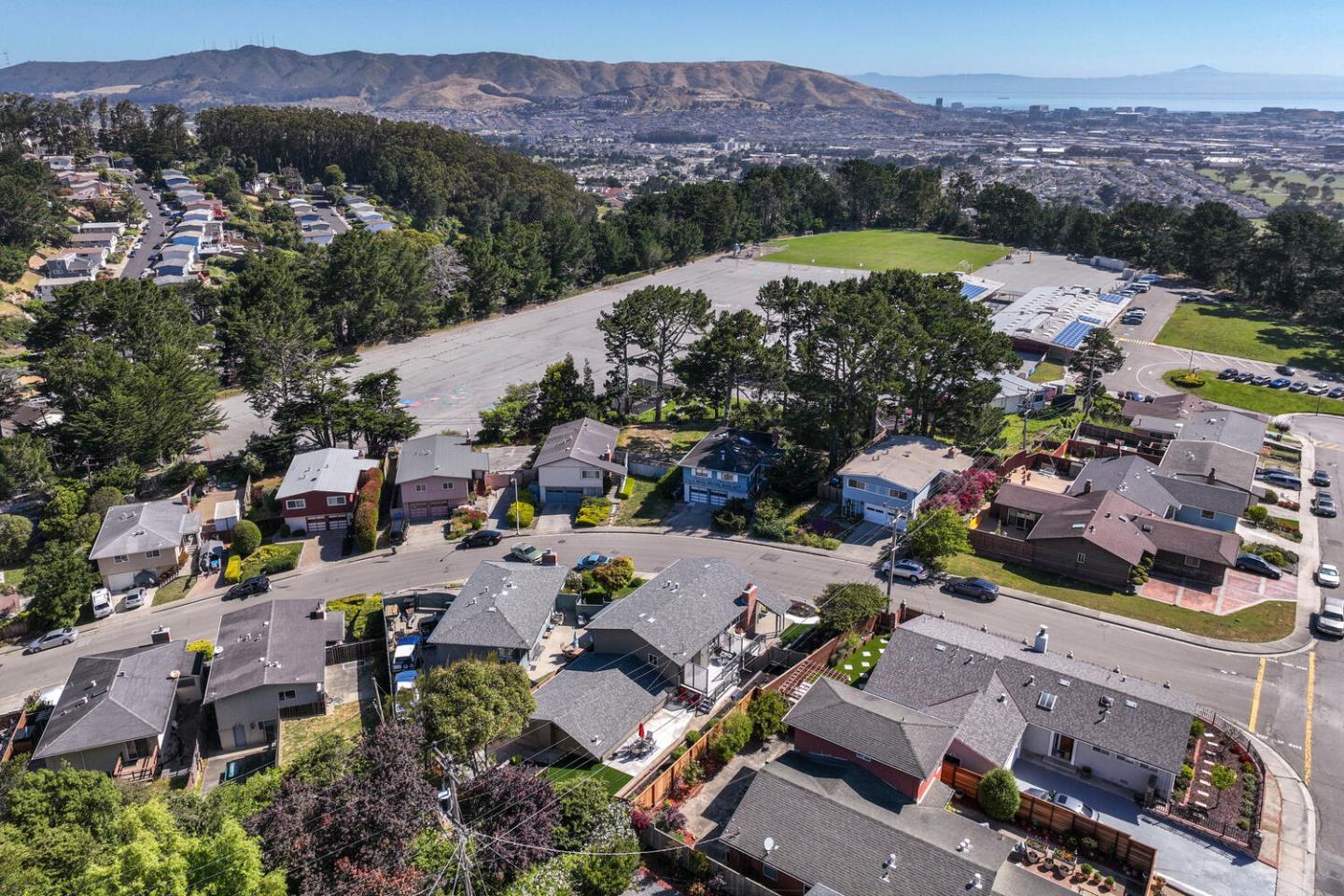 Detail Gallery Image 52 of 55 For 2511 Carmel Dr, San Bruno,  CA 94066 - 3 Beds | 2/1 Baths