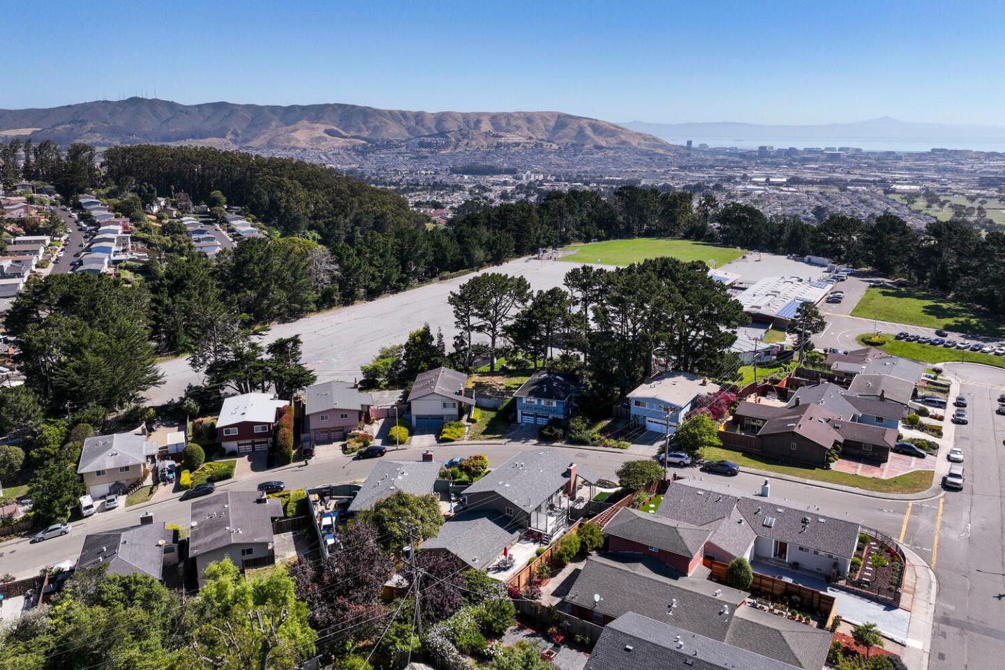 Detail Gallery Image 55 of 55 For 2511 Carmel Dr, San Bruno,  CA 94066 - 3 Beds | 2/1 Baths