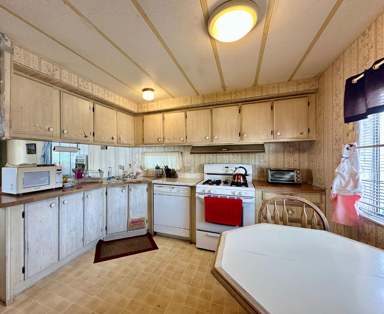 Detail Gallery Image 4 of 9 For 2150 Monterey Rd #191,  San Jose,  CA 95112 - 2 Beds | 1 Baths