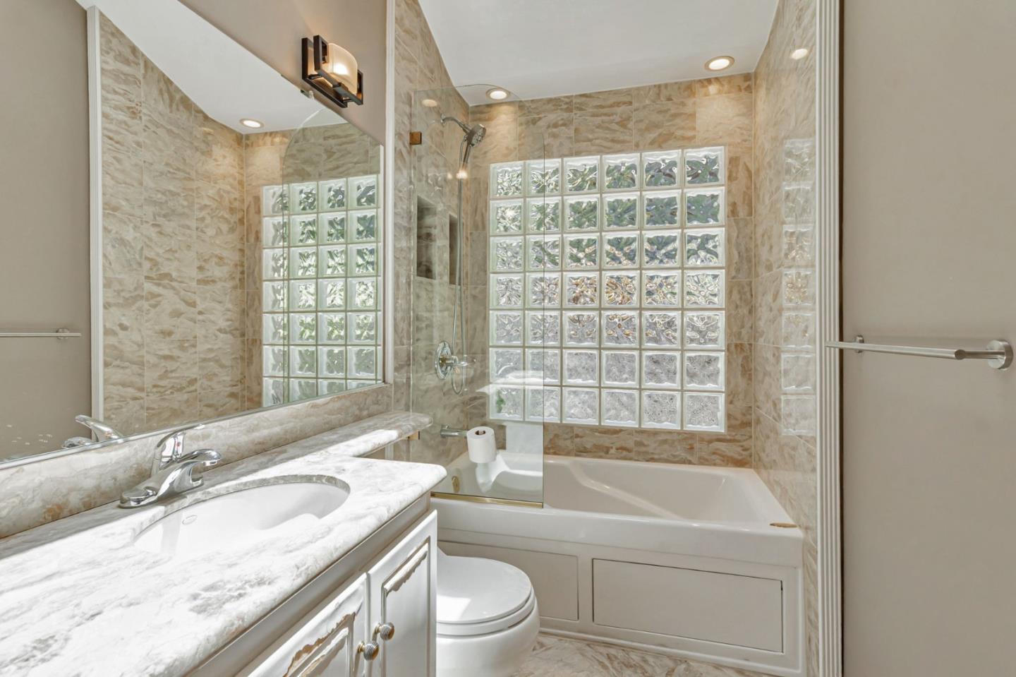 Detail Gallery Image 13 of 22 For 1927 Hillman Ave, Belmont,  CA 94002 - 3 Beds | 2 Baths