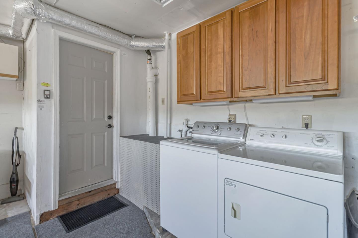 Detail Gallery Image 16 of 22 For 1927 Hillman Ave, Belmont,  CA 94002 - 3 Beds | 2 Baths