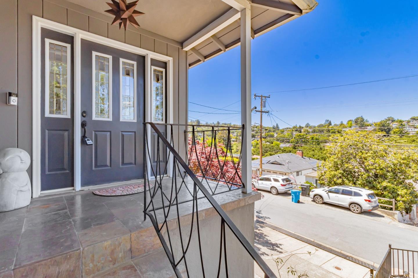 Detail Gallery Image 3 of 22 For 1927 Hillman Ave, Belmont,  CA 94002 - 3 Beds | 2 Baths