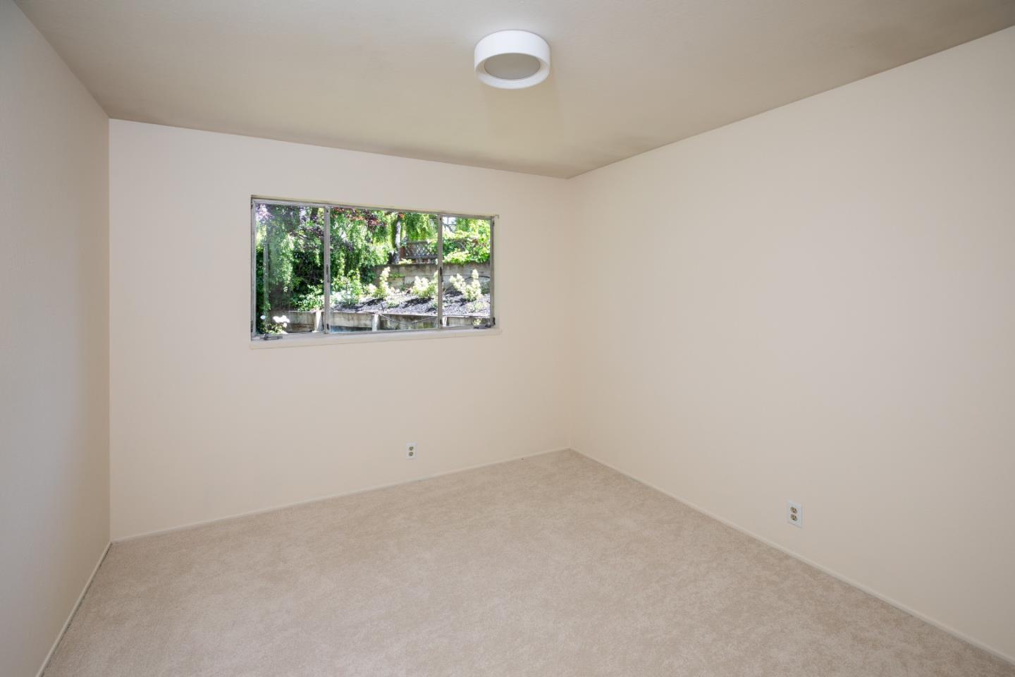 Detail Gallery Image 13 of 29 For 939 Carmel Ct, Los Altos,  CA 94022 - 3 Beds | 2 Baths