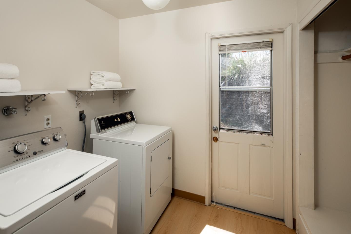 Detail Gallery Image 15 of 29 For 939 Carmel Ct, Los Altos,  CA 94022 - 3 Beds | 2 Baths