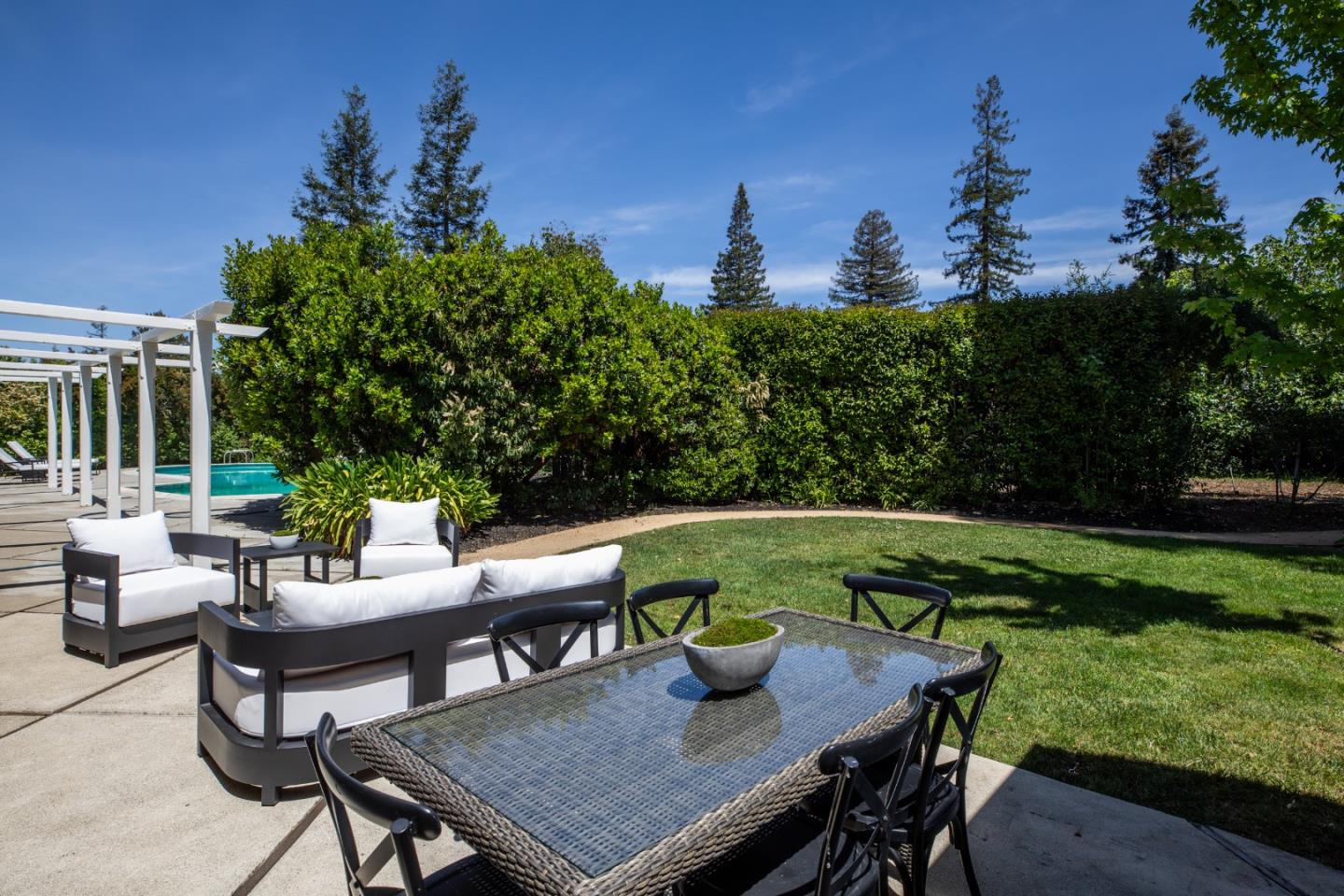 Detail Gallery Image 16 of 29 For 939 Carmel Ct, Los Altos,  CA 94022 - 3 Beds | 2 Baths