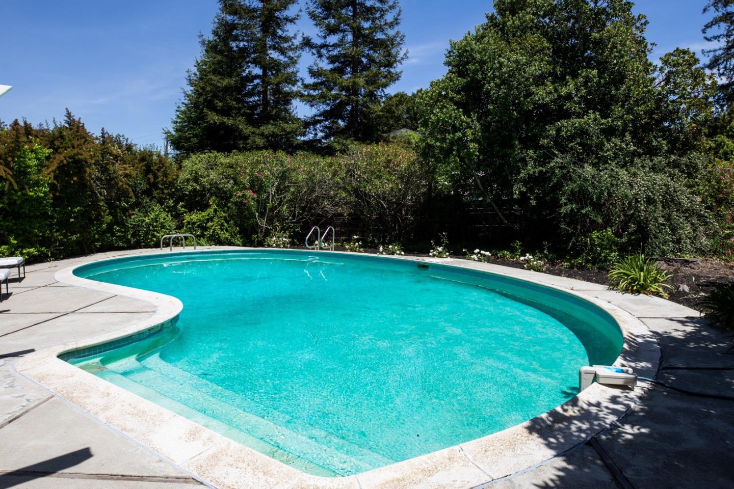 Detail Gallery Image 18 of 29 For 939 Carmel Ct, Los Altos,  CA 94022 - 3 Beds | 2 Baths
