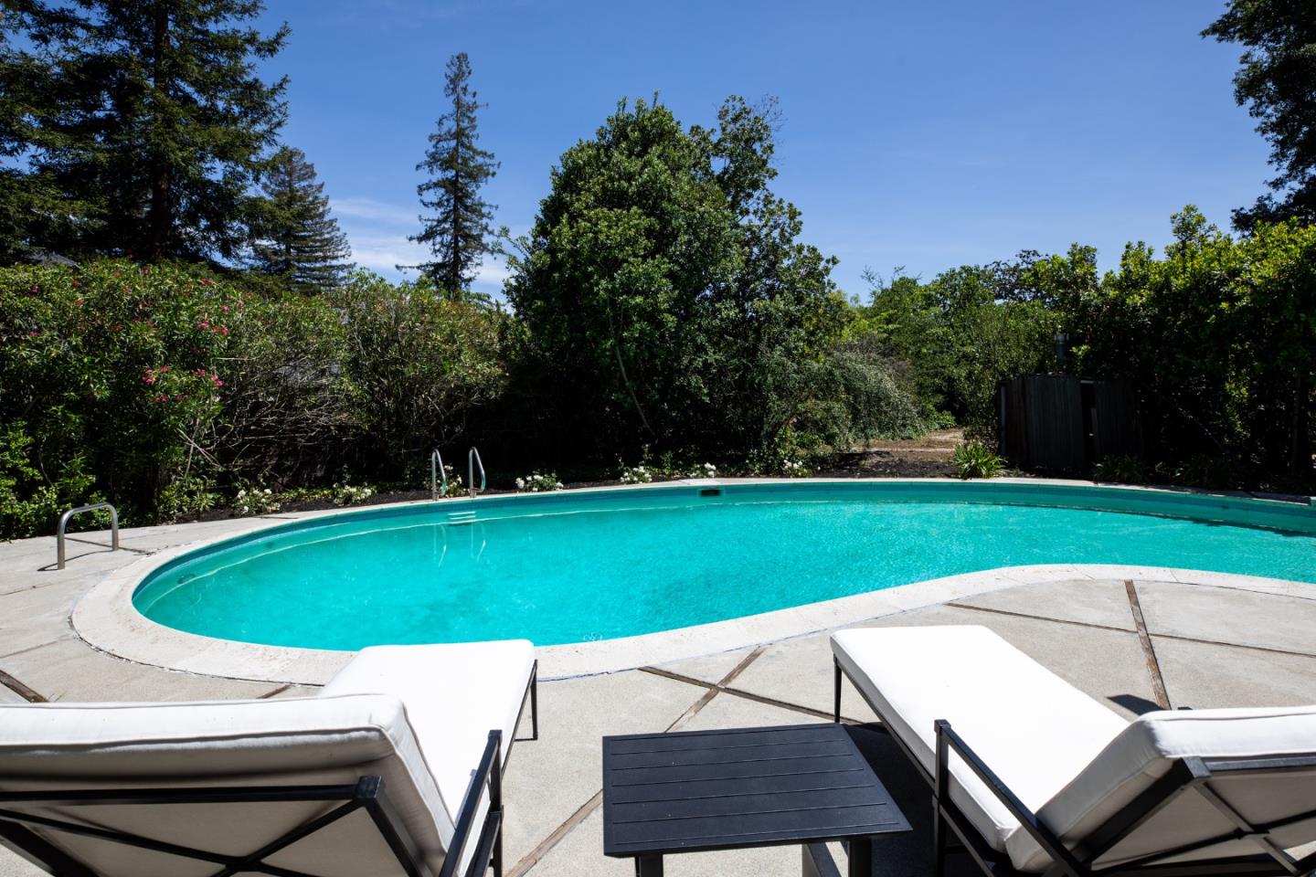 Detail Gallery Image 19 of 29 For 939 Carmel Ct, Los Altos,  CA 94022 - 3 Beds | 2 Baths