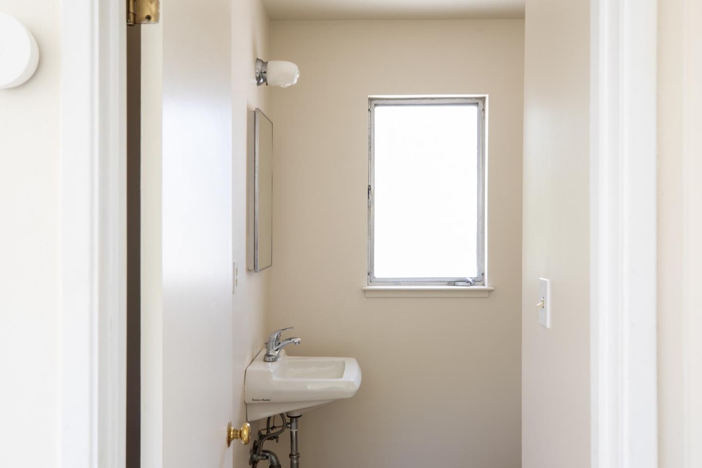 Detail Gallery Image 24 of 29 For 939 Carmel Ct, Los Altos,  CA 94022 - 3 Beds | 2 Baths