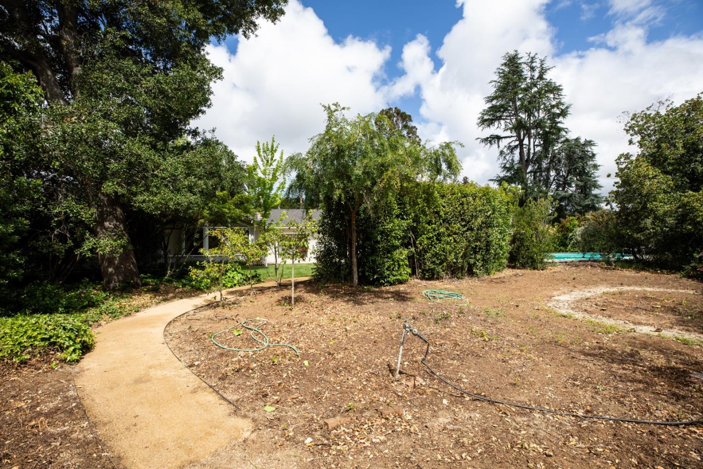 Detail Gallery Image 28 of 29 For 939 Carmel Ct, Los Altos,  CA 94022 - 3 Beds | 2 Baths
