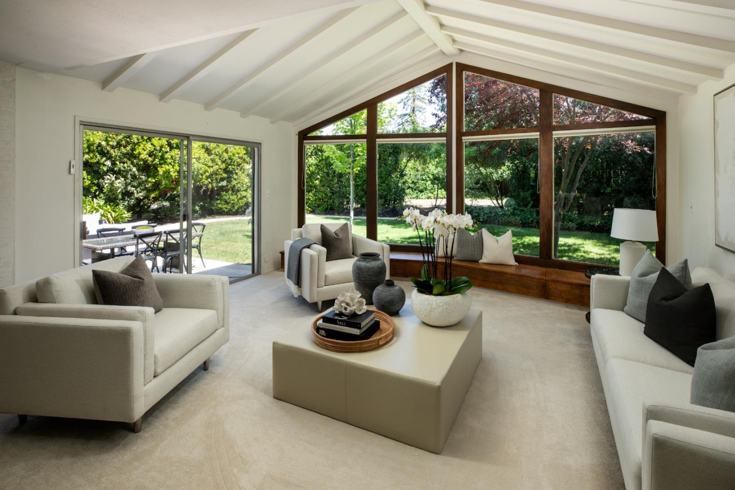 Detail Gallery Image 4 of 29 For 939 Carmel Ct, Los Altos,  CA 94022 - 3 Beds | 2 Baths