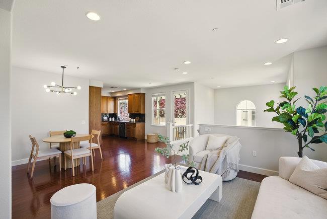 Detail Gallery Image 7 of 37 For 937 Mente Linda Loop, Milpitas,  CA 95035 - 2 Beds | 2 Baths