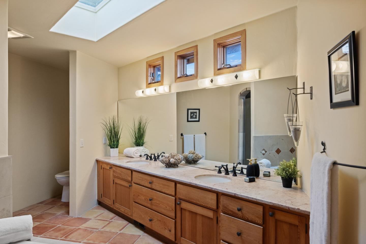 Detail Gallery Image 11 of 29 For 901 Capitola Ave, Capitola,  CA 95010 - 4 Beds | 3/1 Baths
