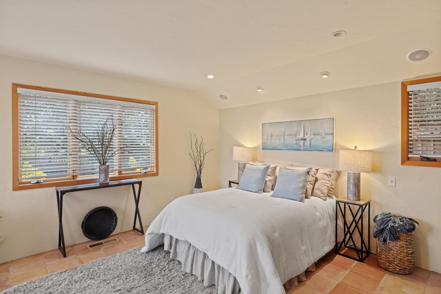 Detail Gallery Image 14 of 29 For 901 Capitola Ave, Capitola,  CA 95010 - 4 Beds | 3/1 Baths