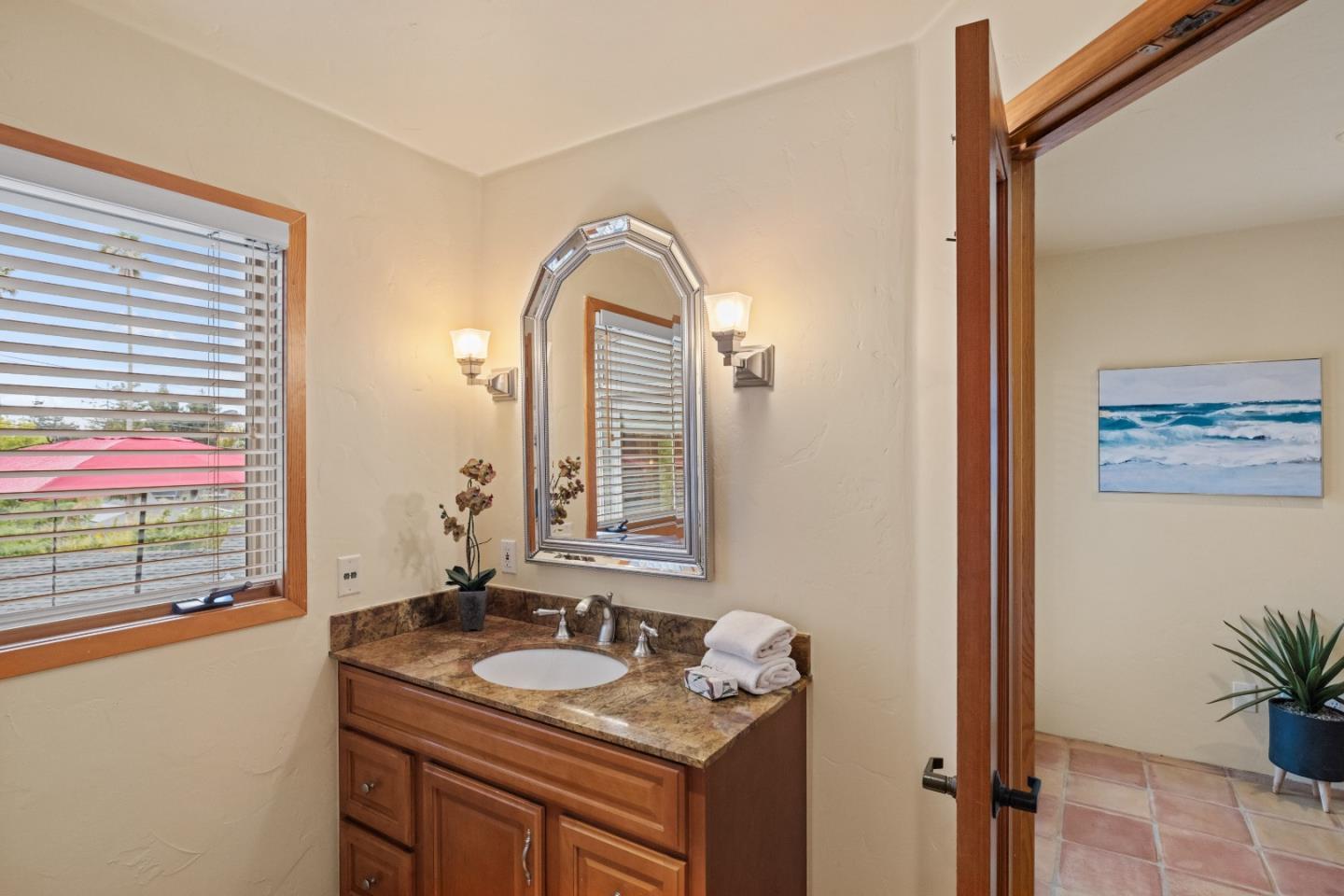 Detail Gallery Image 16 of 29 For 901 Capitola Ave, Capitola,  CA 95010 - 4 Beds | 3/1 Baths