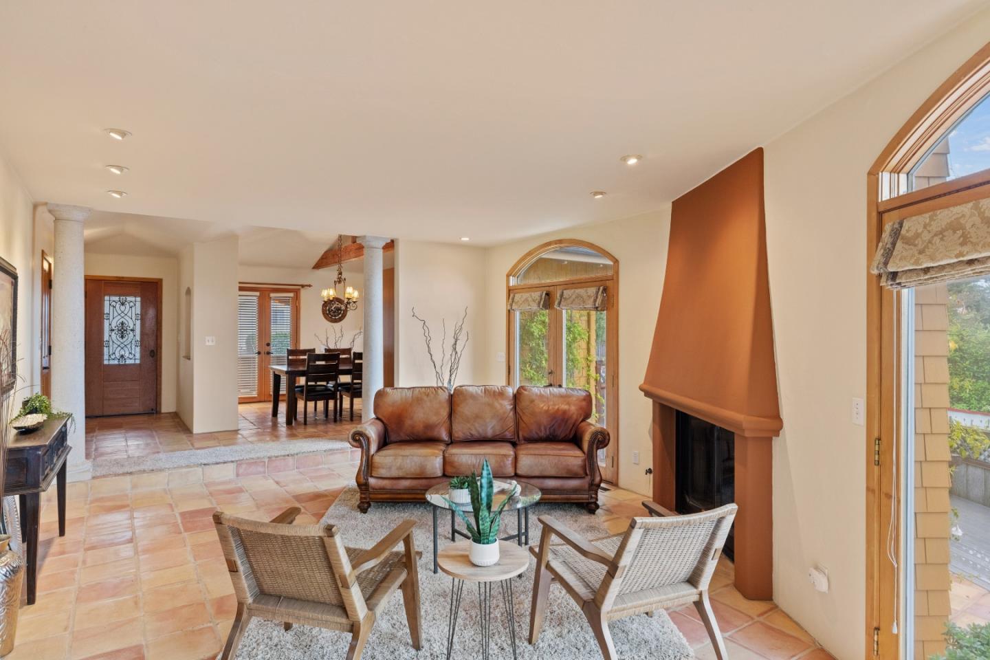Detail Gallery Image 2 of 29 For 901 Capitola Ave, Capitola,  CA 95010 - 4 Beds | 3/1 Baths