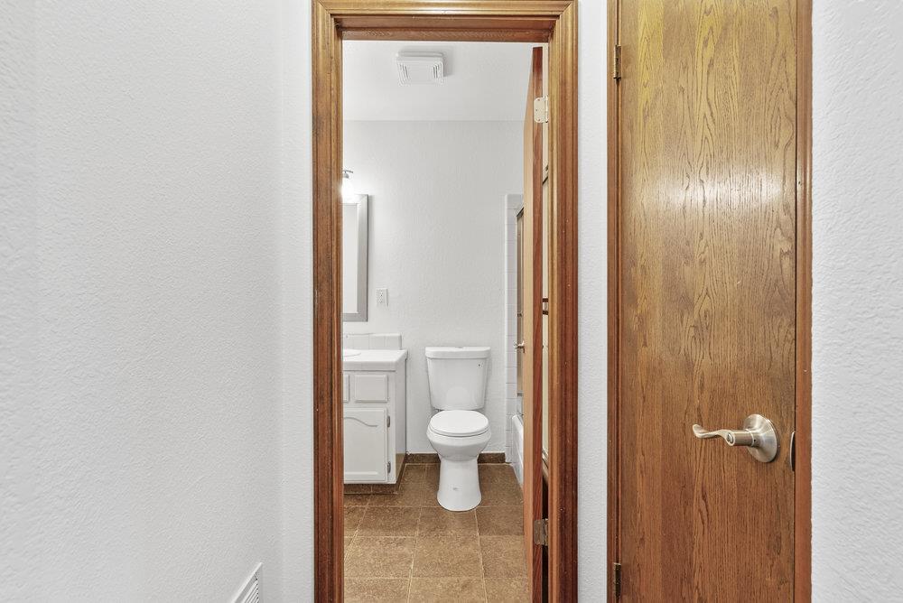 Detail Gallery Image 20 of 47 For 22 Line St, Hollister,  CA 95023 - 3 Beds | 2 Baths