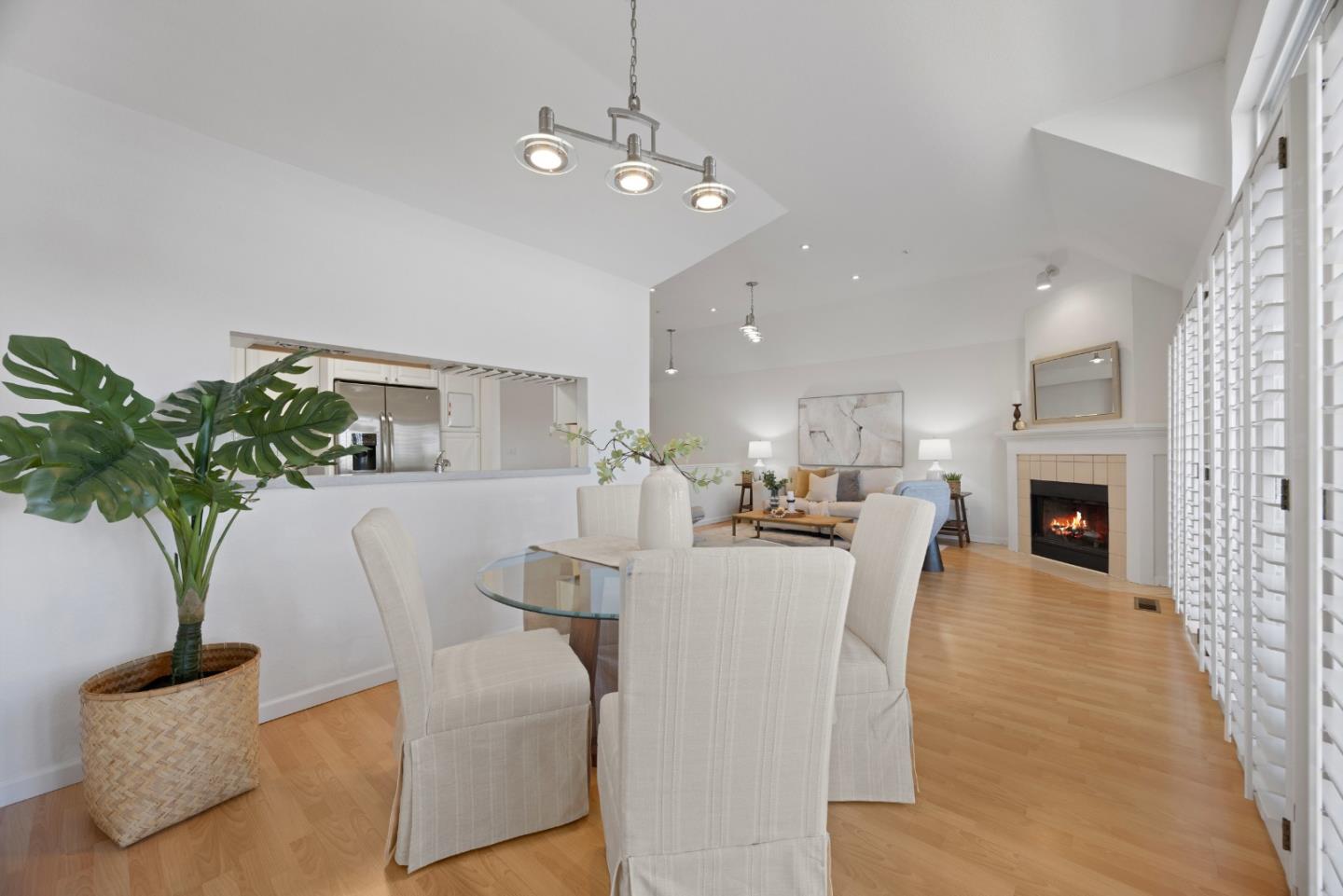 Detail Gallery Image 8 of 44 For 1086 Tiller Ln, Foster City,  CA 94404 - 3 Beds | 2/1 Baths