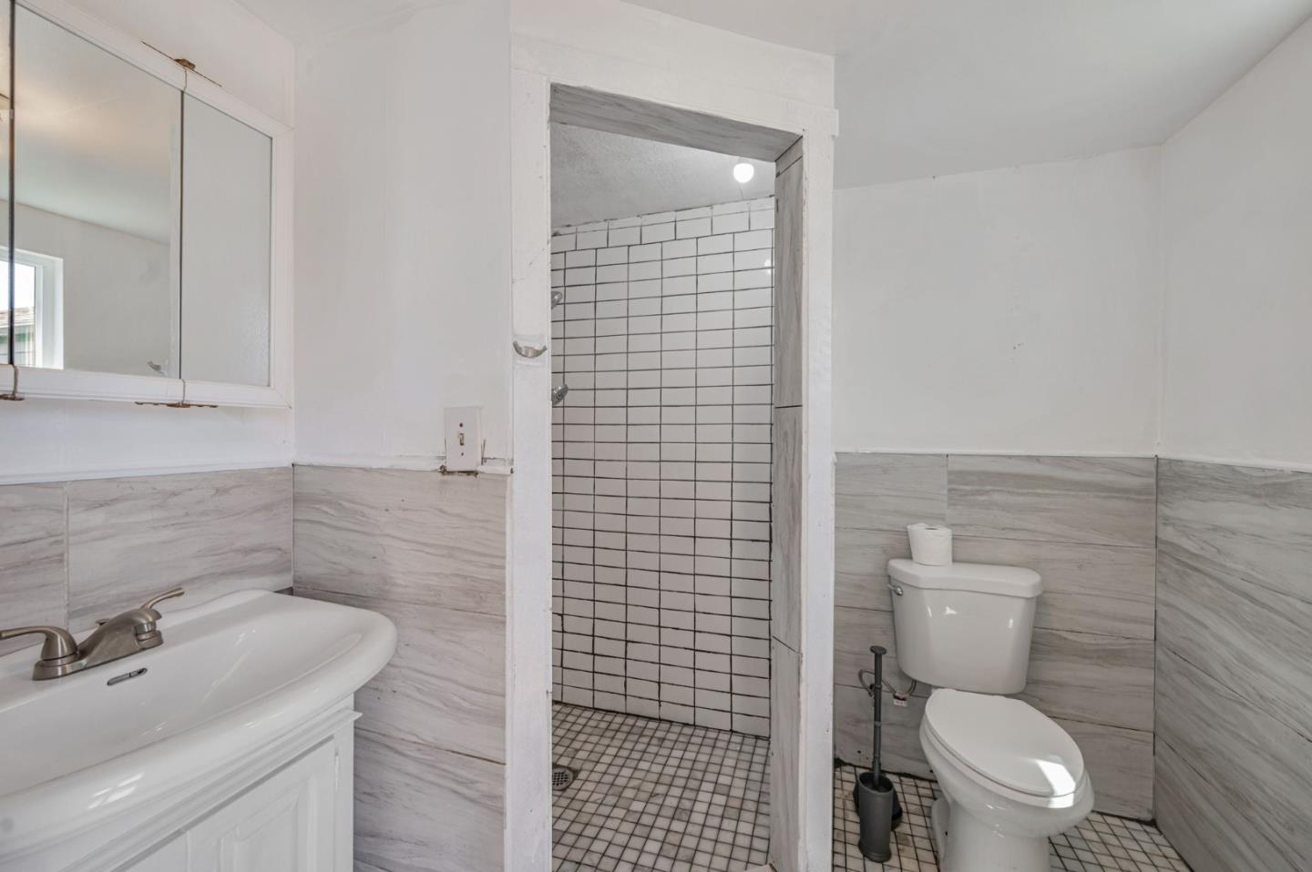 Detail Gallery Image 10 of 19 For 877 6th Ave, San Bruno,  CA 94066 - 2 Beds | 1 Baths