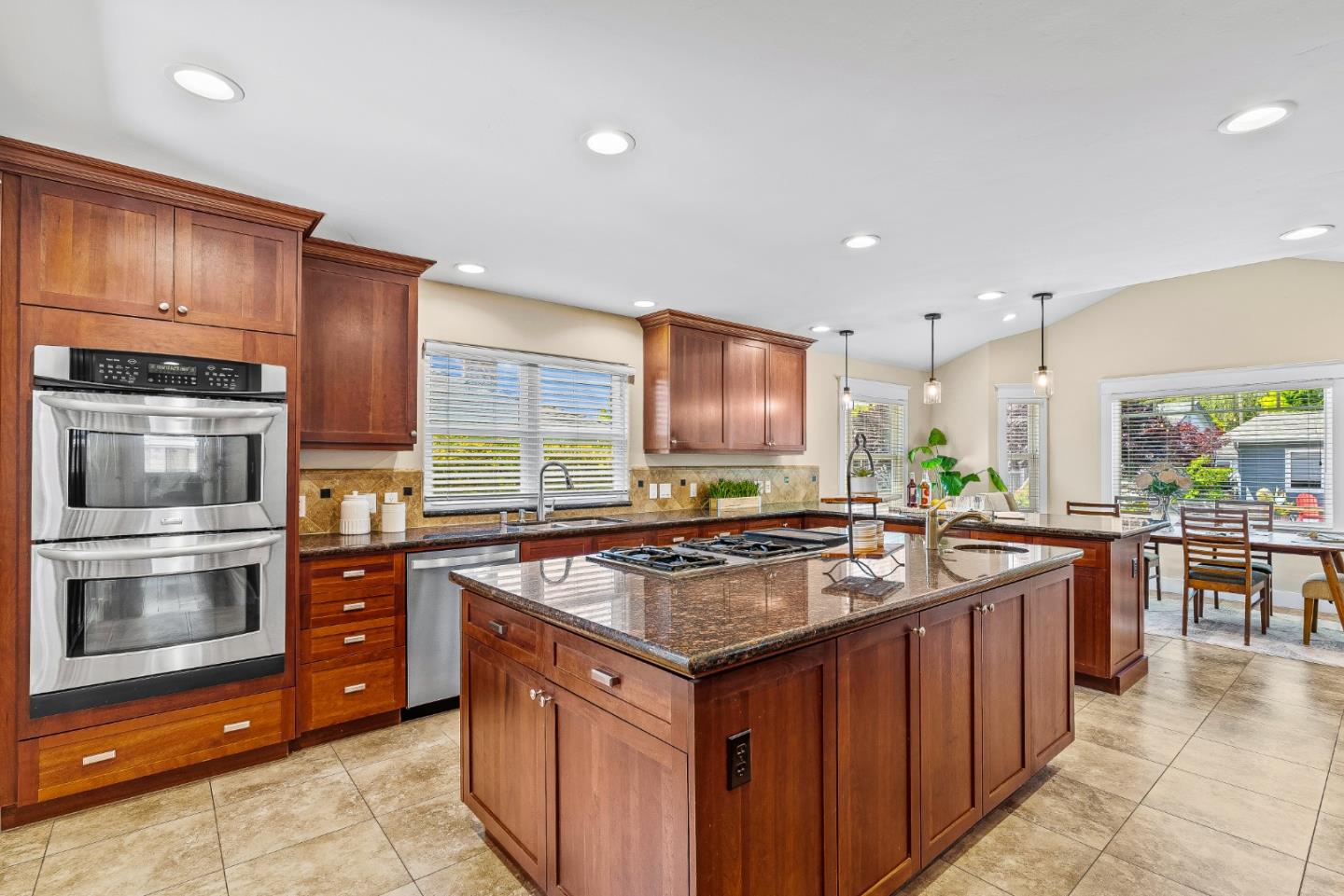 Detail Gallery Image 14 of 63 For 720 Gilroy Dr, Capitola,  CA 95010 - 4 Beds | 2 Baths