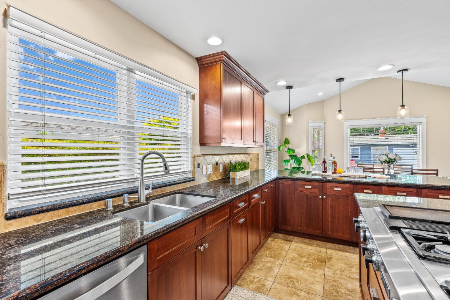 Detail Gallery Image 15 of 63 For 720 Gilroy Dr, Capitola,  CA 95010 - 4 Beds | 2 Baths