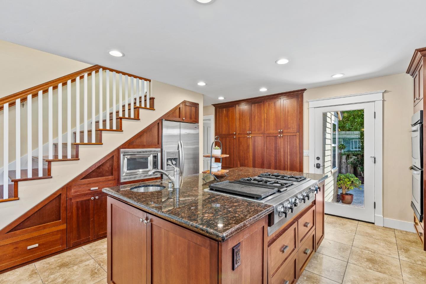 Detail Gallery Image 16 of 63 For 720 Gilroy Dr, Capitola,  CA 95010 - 4 Beds | 2 Baths