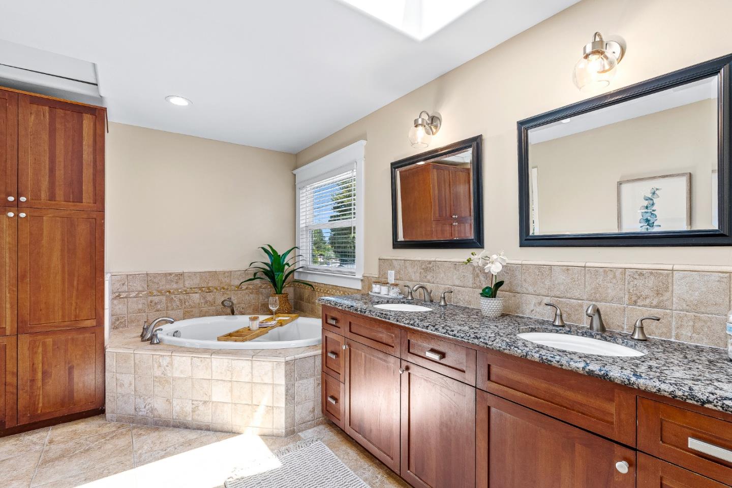 Detail Gallery Image 28 of 63 For 720 Gilroy Dr, Capitola,  CA 95010 - 4 Beds | 2 Baths