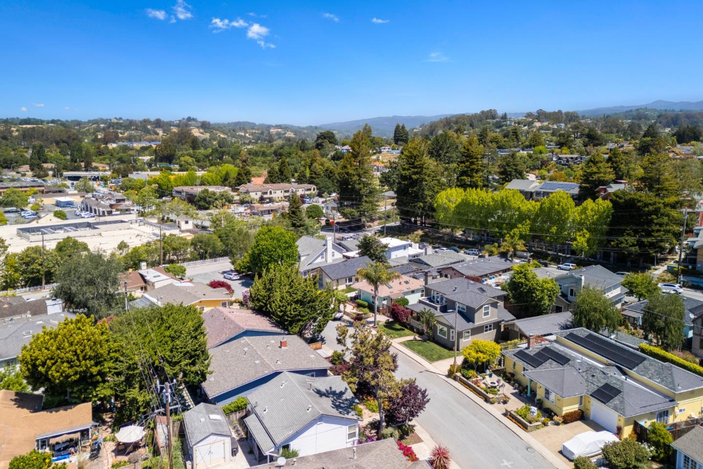 Detail Gallery Image 45 of 63 For 720 Gilroy Dr, Capitola,  CA 95010 - 4 Beds | 2 Baths