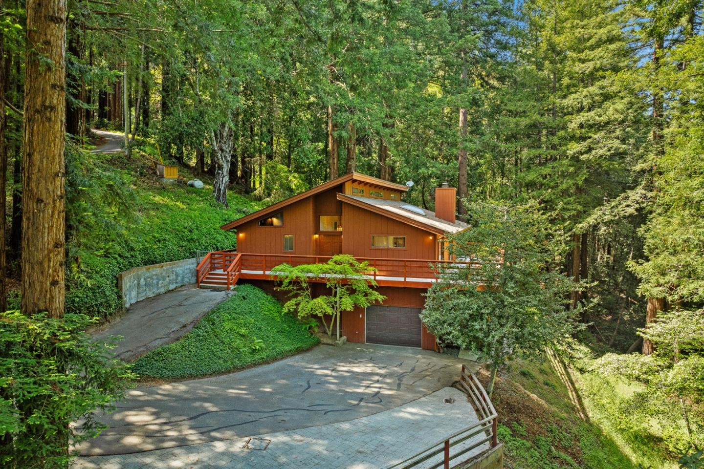 Detail Gallery Image 12 of 49 For 50 Hidden Meadow Ln, Scotts Valley,  CA 95066 - 4 Beds | 3 Baths
