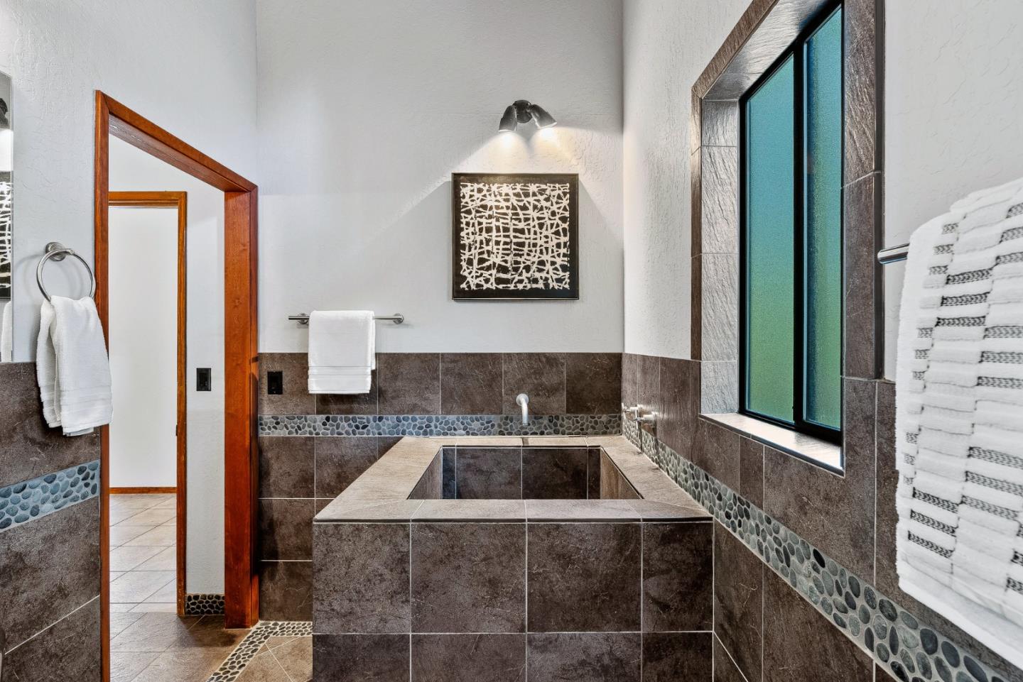 Detail Gallery Image 19 of 49 For 50 Hidden Meadow Ln, Scotts Valley,  CA 95066 - 4 Beds | 3 Baths