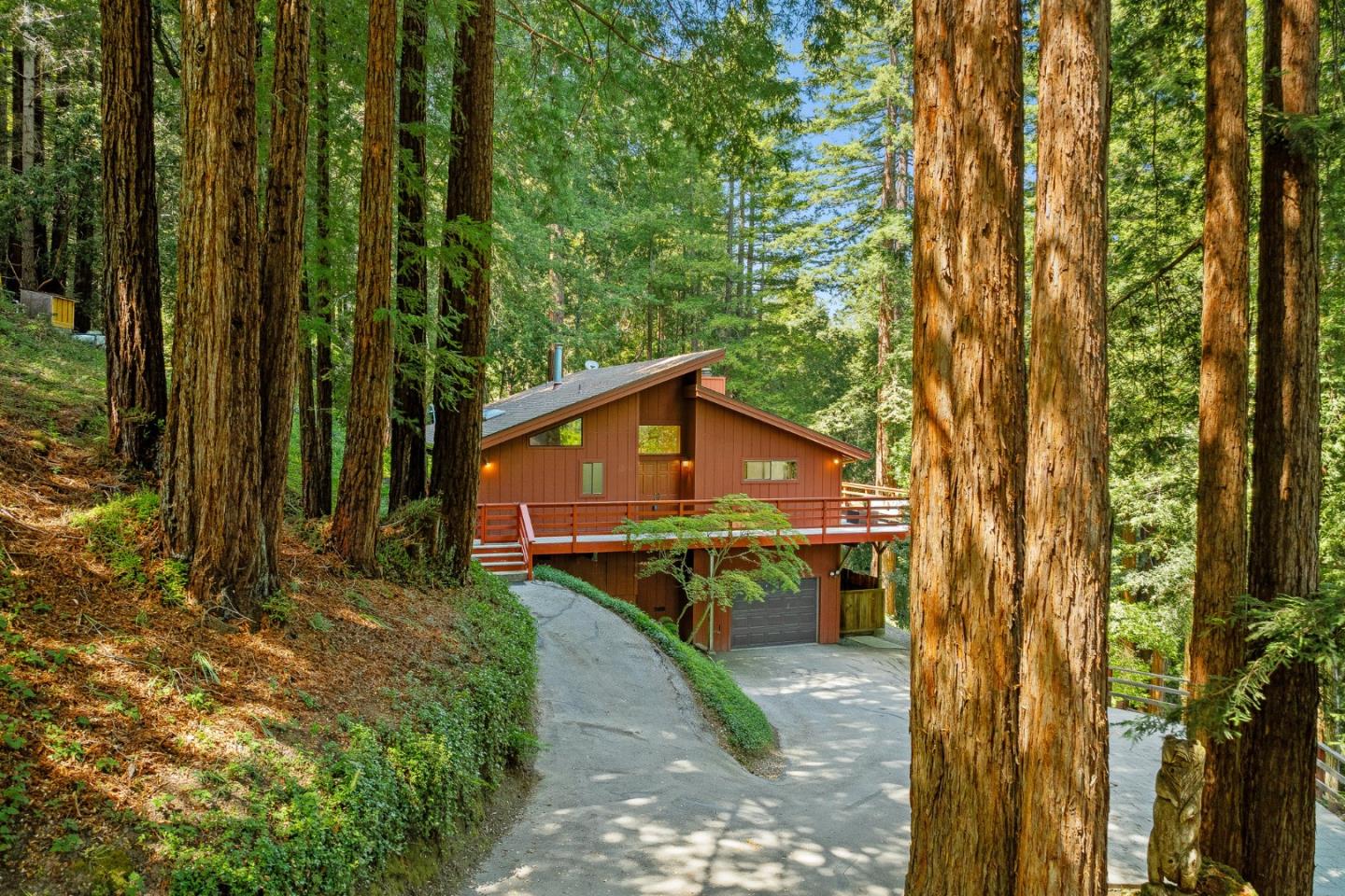 Detail Gallery Image 3 of 49 For 50 Hidden Meadow Ln, Scotts Valley,  CA 95066 - 4 Beds | 3 Baths