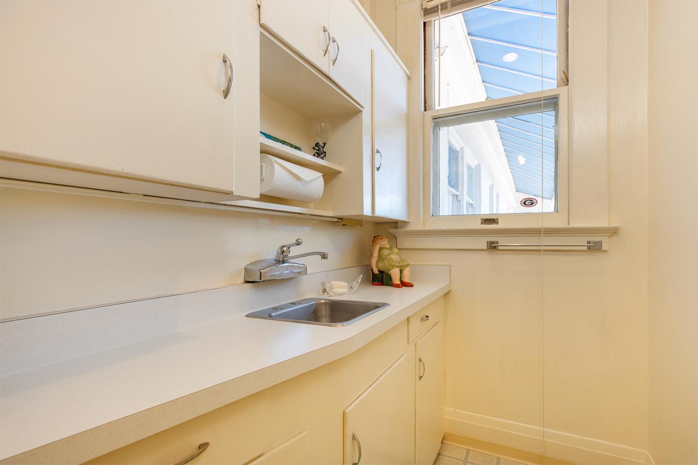 Detail Gallery Image 13 of 44 For 260 High 207 a and B,  Santa Cruz,  CA 95060 - 1 Beds | 1 Baths