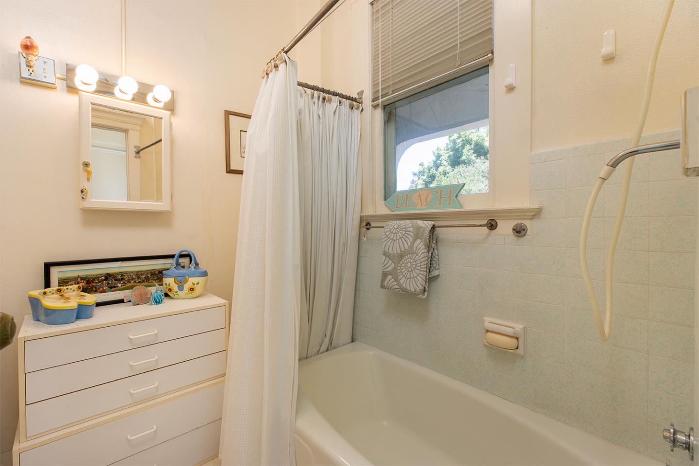 Detail Gallery Image 20 of 44 For 260 High 207 a and B,  Santa Cruz,  CA 95060 - 1 Beds | 1 Baths