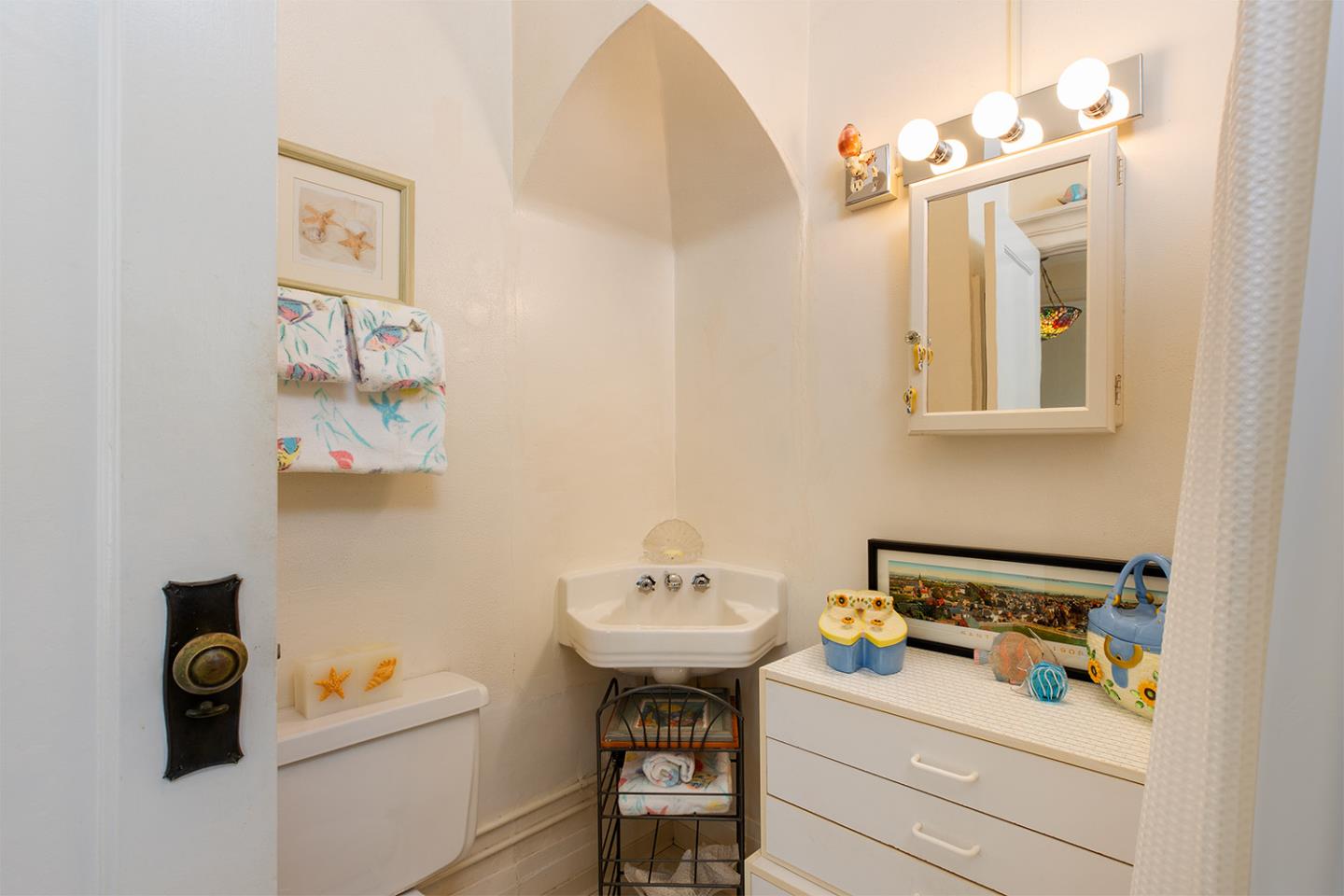 Detail Gallery Image 21 of 44 For 260 High 207 a and B,  Santa Cruz,  CA 95060 - 1 Beds | 1 Baths