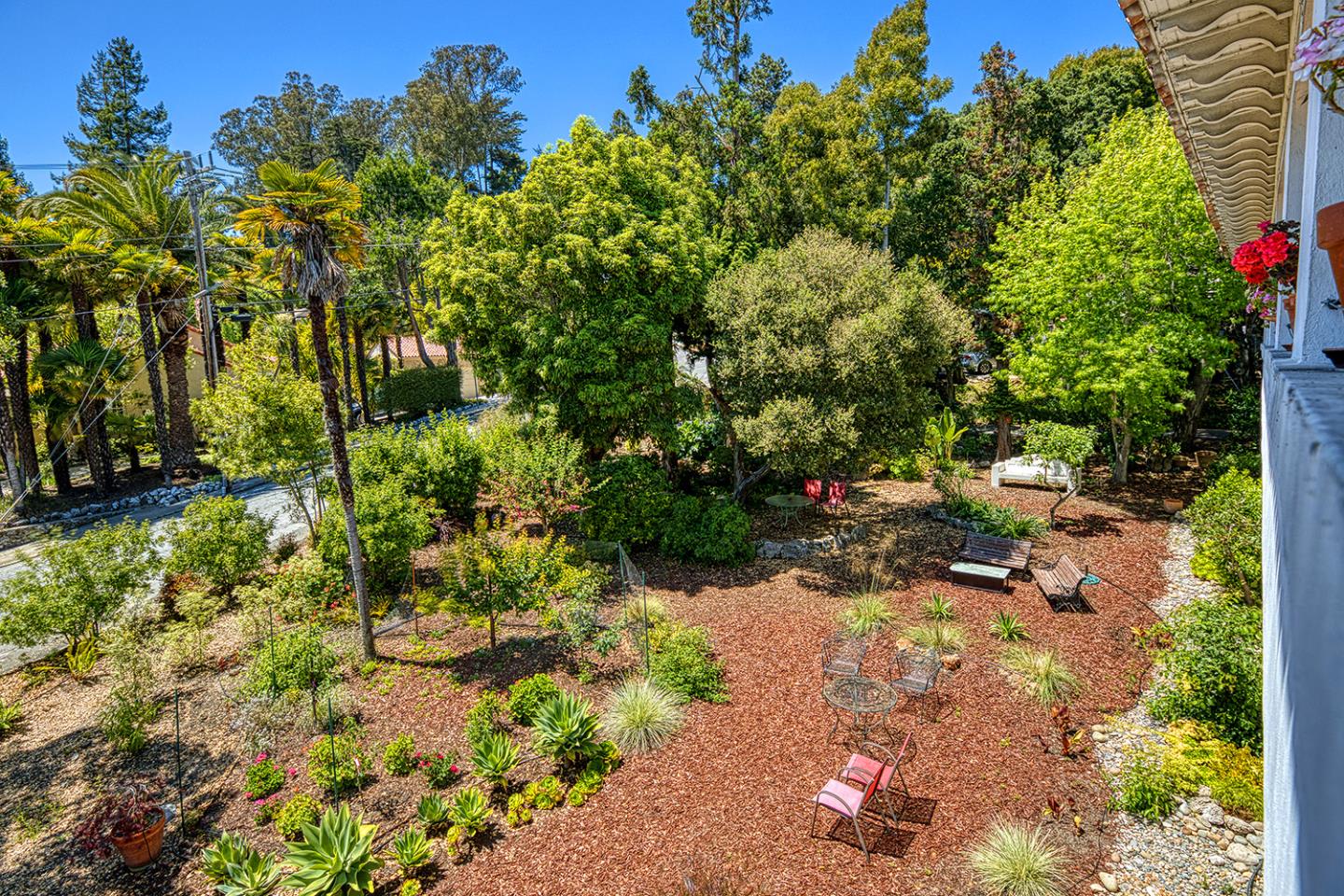 Detail Gallery Image 25 of 44 For 260 High 207 a and B,  Santa Cruz,  CA 95060 - 1 Beds | 1 Baths