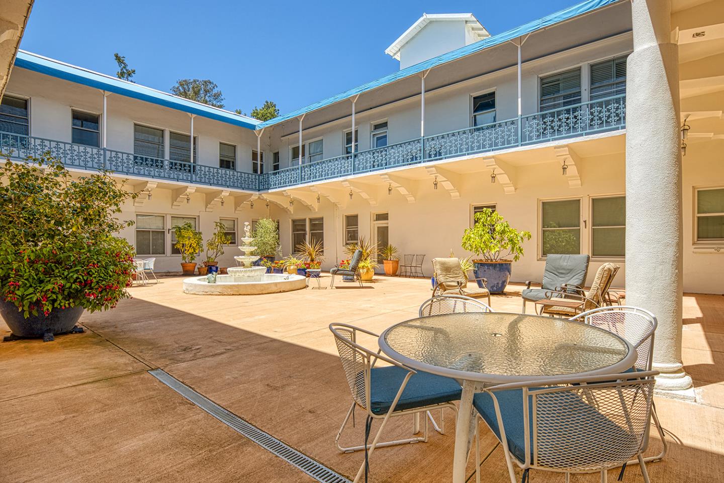 Detail Gallery Image 29 of 44 For 260 High 207 a and B,  Santa Cruz,  CA 95060 - 1 Beds | 1 Baths