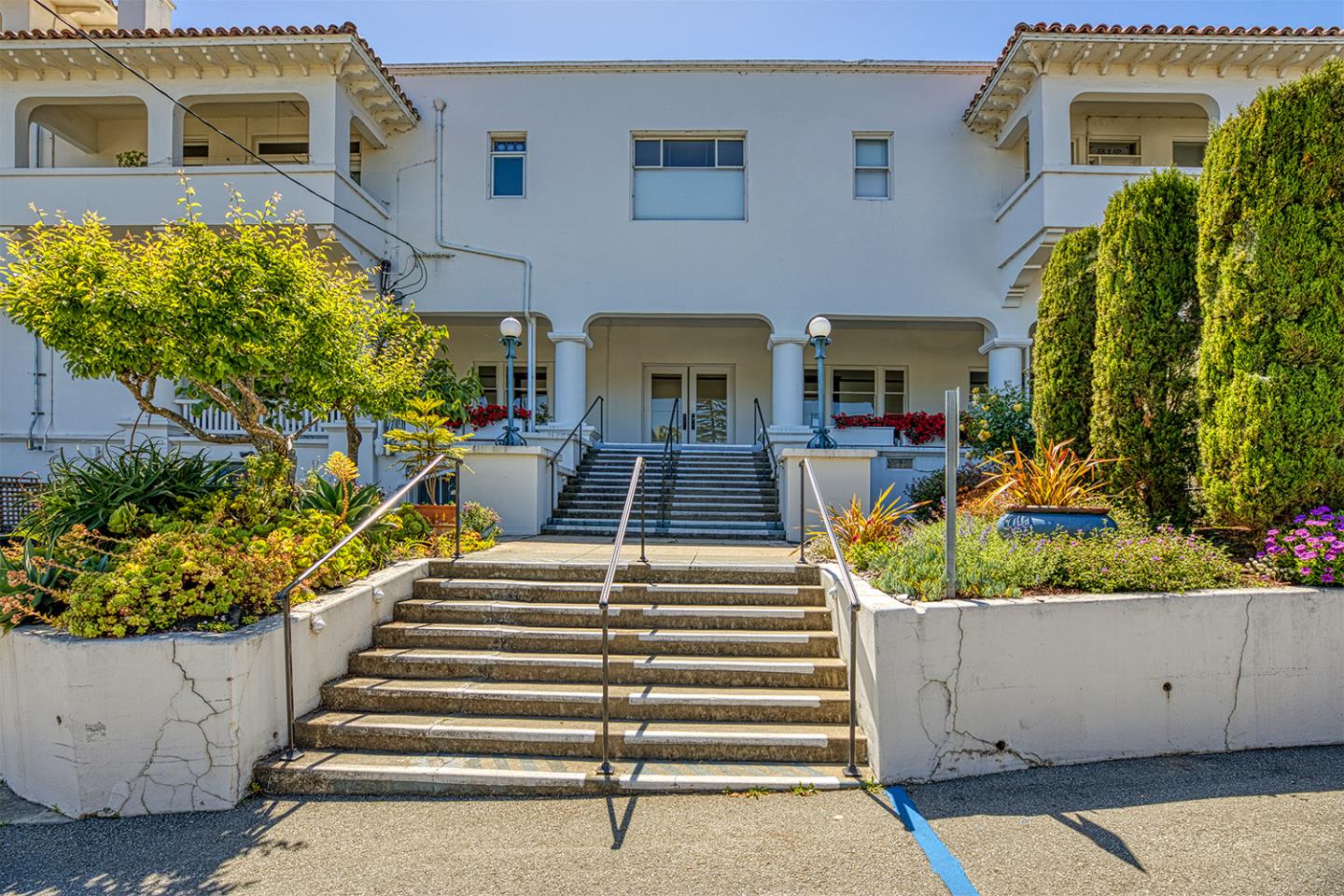 Detail Gallery Image 36 of 44 For 260 High 207 a and B,  Santa Cruz,  CA 95060 - 1 Beds | 1 Baths