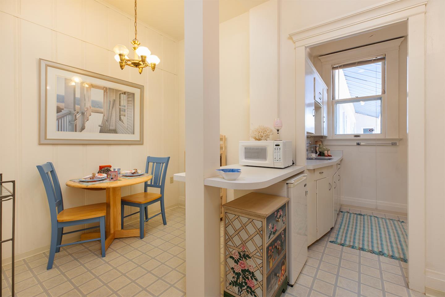 Detail Gallery Image 9 of 44 For 260 High 207 a and B,  Santa Cruz,  CA 95060 - 1 Beds | 1 Baths