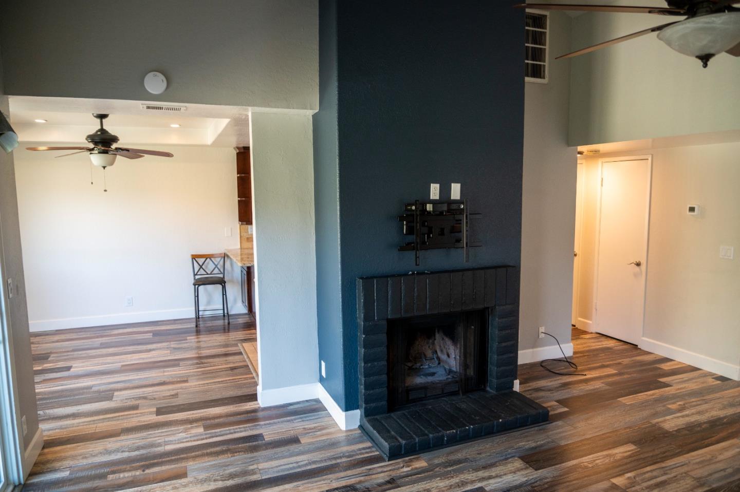 Detail Gallery Image 4 of 29 For 16973 Sara Jane Ct, Morgan Hill,  CA 95037 - 2 Beds | 2/1 Baths