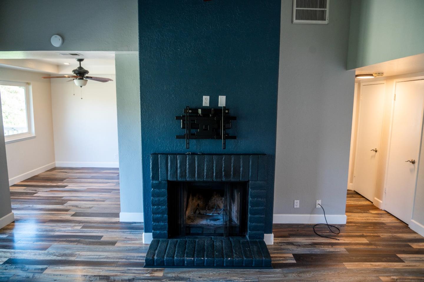 Detail Gallery Image 5 of 29 For 16973 Sara Jane Ct, Morgan Hill,  CA 95037 - 2 Beds | 2/1 Baths