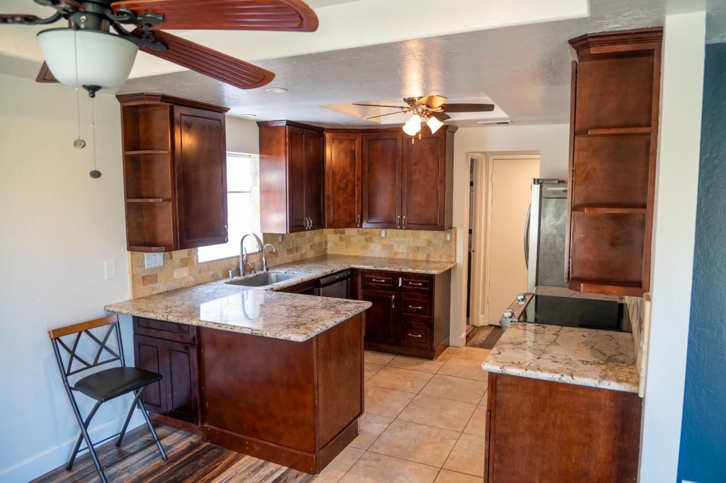 Detail Gallery Image 7 of 29 For 16973 Sara Jane Ct, Morgan Hill,  CA 95037 - 2 Beds | 2/1 Baths
