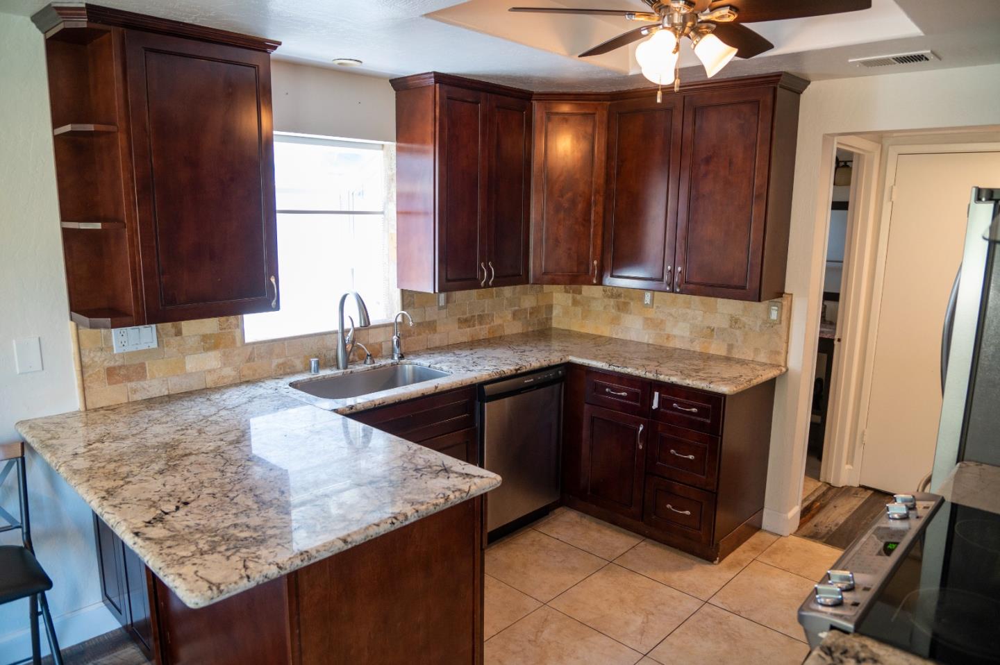 Detail Gallery Image 8 of 29 For 16973 Sara Jane Ct, Morgan Hill,  CA 95037 - 2 Beds | 2/1 Baths