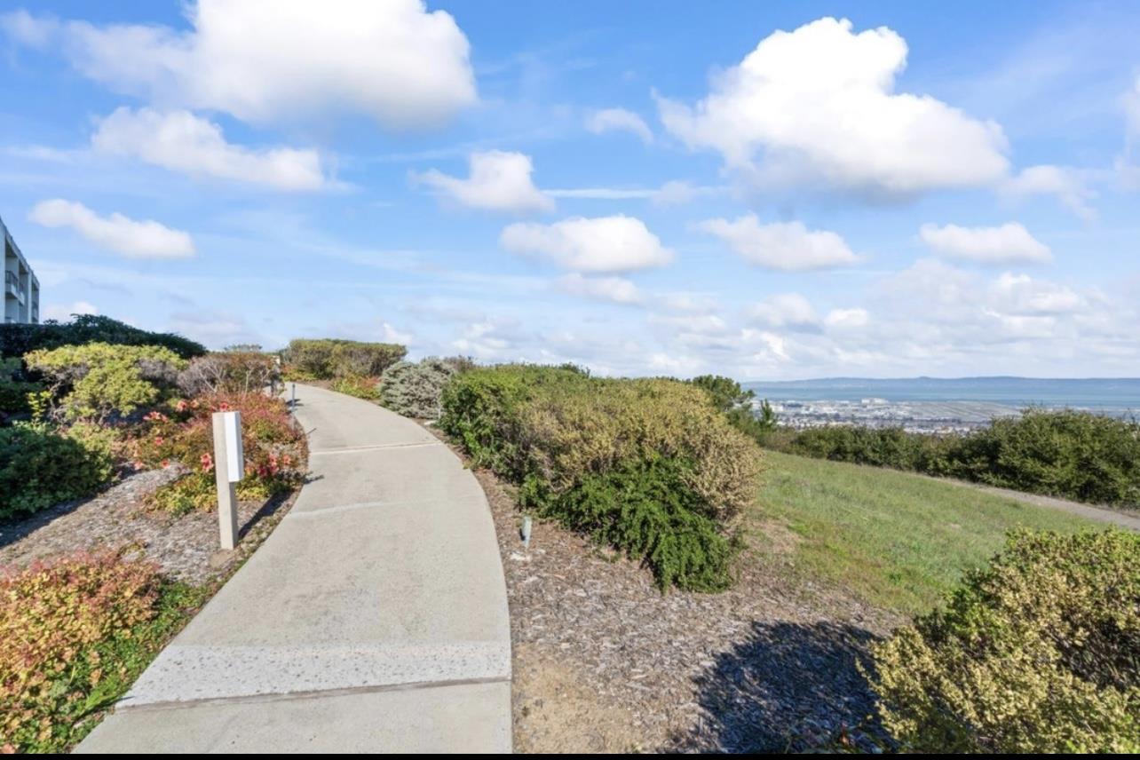 Detail Gallery Image 3 of 8 For 360 Vallejo Dr #101,  Millbrae,  CA 94030 - 2 Beds | 2 Baths