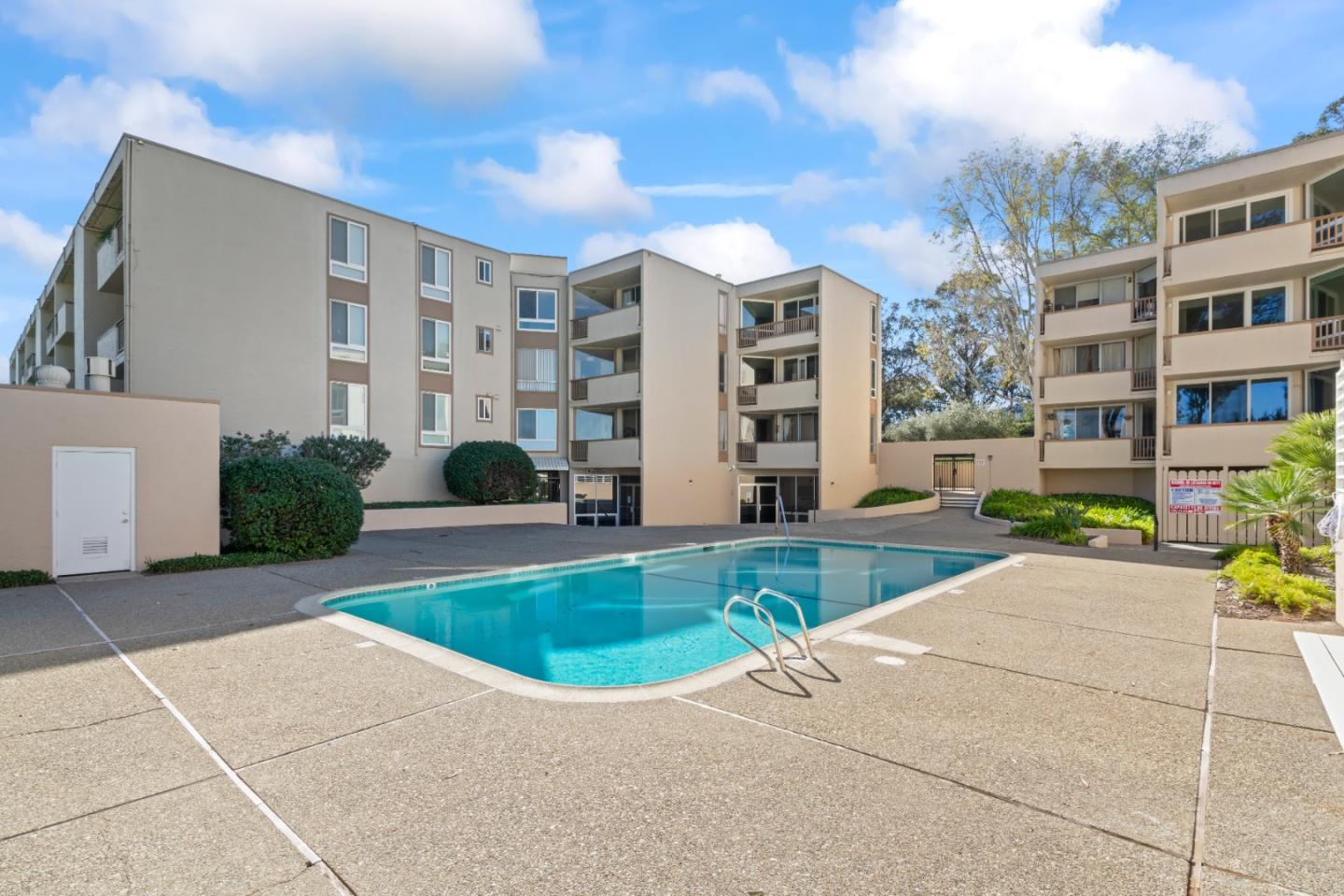 Detail Gallery Image 6 of 8 For 360 Vallejo Dr #101,  Millbrae,  CA 94030 - 2 Beds | 2 Baths