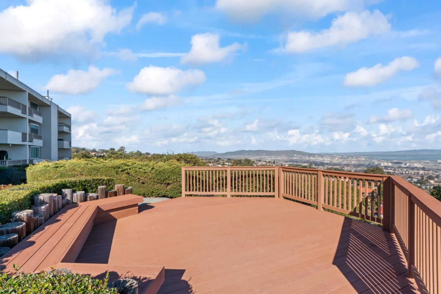 Detail Gallery Image 8 of 8 For 360 Vallejo Dr #101,  Millbrae,  CA 94030 - 2 Beds | 2 Baths