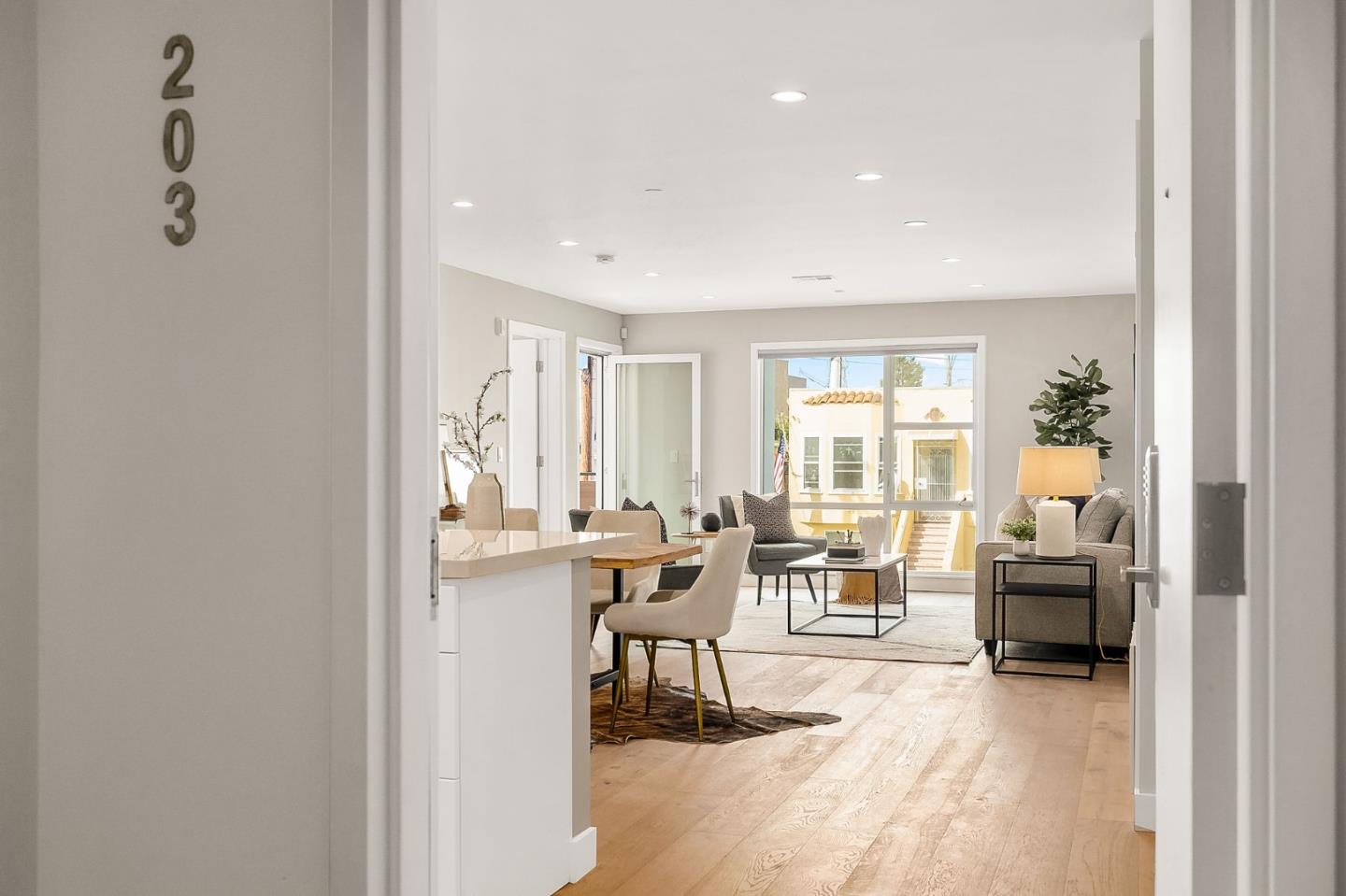 Detail Gallery Image 2 of 26 For 30 Hermosa Ave #203,  Millbrae,  CA 94030 - 3 Beds | 2 Baths